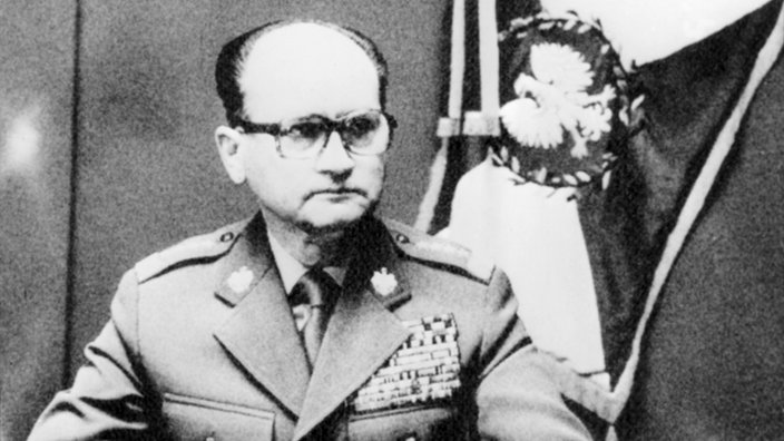 Wojciech Jaruzelski während einer Fernsehansprache