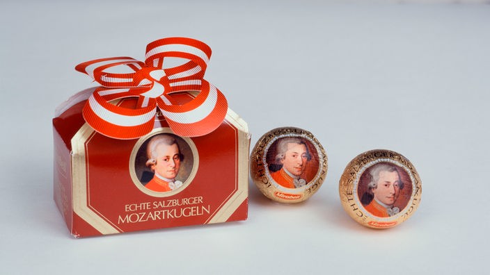 Mozartkugeln und Geschenkverpackung