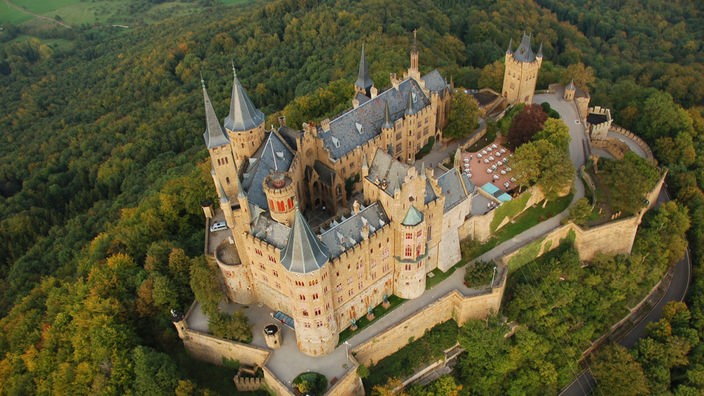 Luftaufnahme der Burg Hohenzollern bei Hechingen in der Schwäbischen Alb