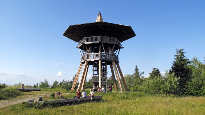 Eggeturm auf dem Velmerstot | Bildquelle: WDR / Simone Szymanski Eggeturm auf dem Velmerstot