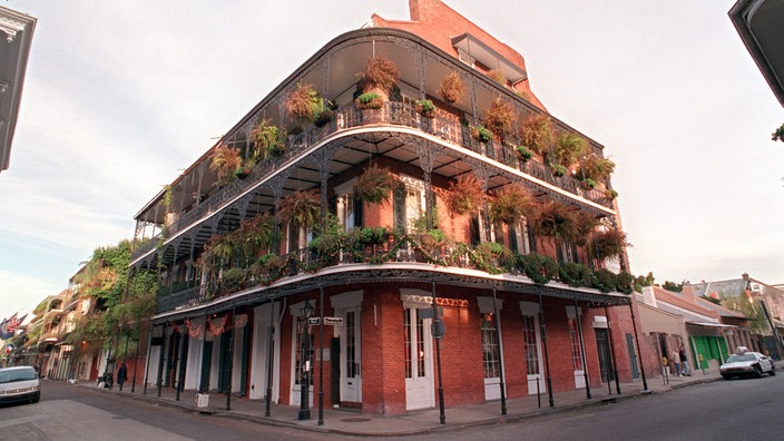 Wohnhaus im französischen Viertel von New Orleans. | Bildquelle: dpa Wohnhaus im französischen Viertel von New Orleans.
