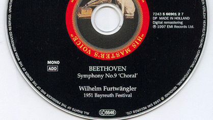 Eine CD, die Furtwänglers Interpretation der 'Neunten' enthält; diese Aufnahme definierte die Mindestspieldauer des Tonträgers CD.