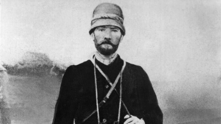 Schwarzweiß-Foto von Mustafa Kemal als Offizier im Jahr 1911
