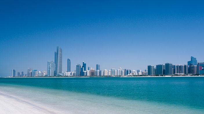 Skyline von Abu Dhabi | Bildquelle: MEV/Jonas Krüger Skyline von Abu Dhabi