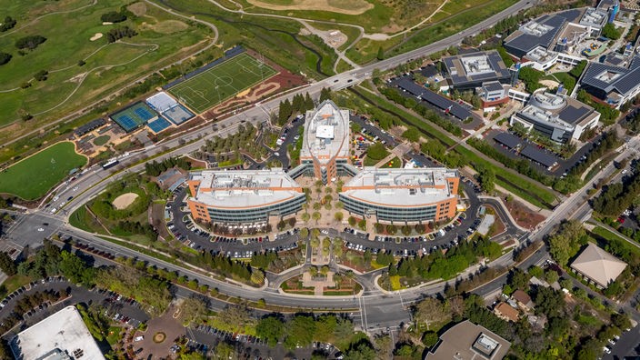 Luftaufnahme des Firmensitzes von Google im Silicon Valley