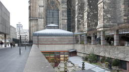 Die Dombauhütte befindet sich neben dem Kölner Dom.