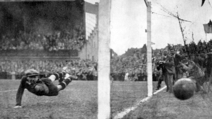 Siegtreffer für Schalke 04 im Endspiel der Deutschen Meisterschaft 1934.