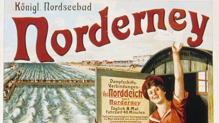 Gemaltes Plakat, das für das 'Königliche Nordseebad Norderney' Werbung macht. Im Vordergrund des Bildes sind zwei junge Mädchen im roten und blauen Kleid zu sehen, die auf einem Badekarren stehen. Im Hintergrund sieht man Badegäste im Meer.