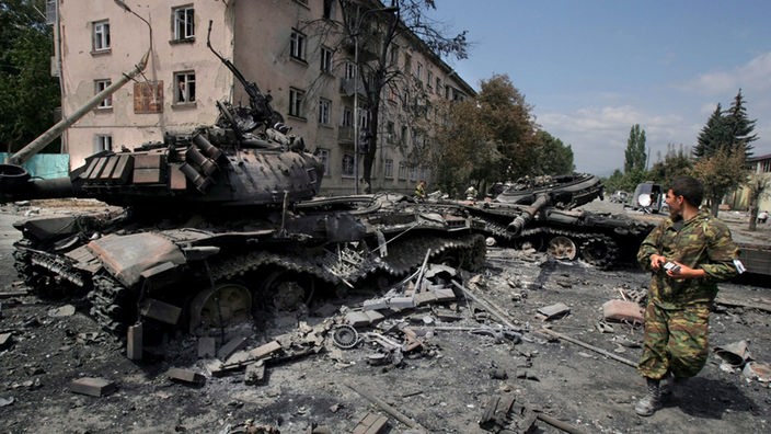 Georgien: Zerstörte georgische Panzer in Südossetien