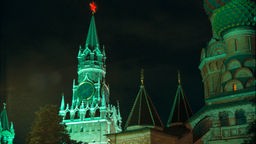 Der Kreml in Moskau bei Nacht