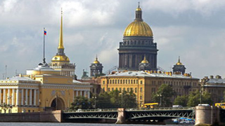 Stadtansicht St. Petersburg: Isaakskathedrale an der Newa.