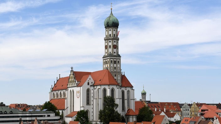Blick auf die Kirche St. Ulrich und Afra in Augsburg