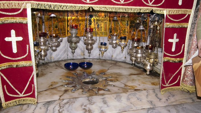 Altar der Geburtsgrotte in der Geburtskirche in Bethlehem