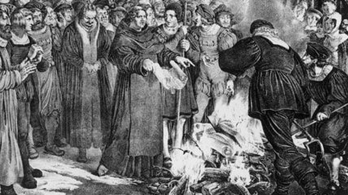 Stich: Martin Luther verbrennt die päpstliche Bannbulle und das canonische Recht vor Wittenberg