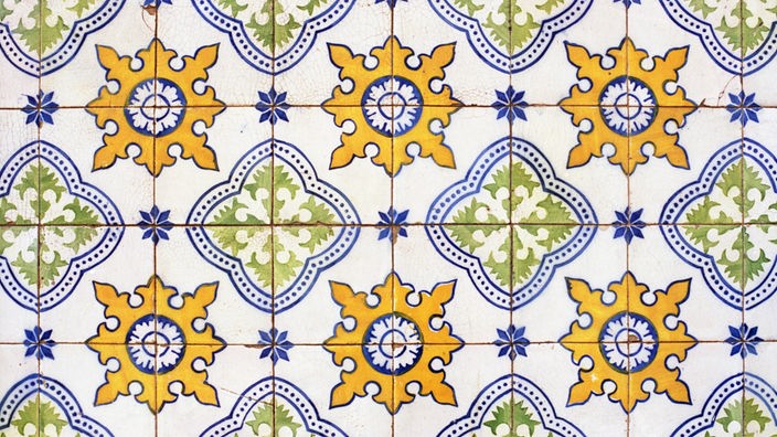 Detailaufnahme von gelb-blauen Azulejos.