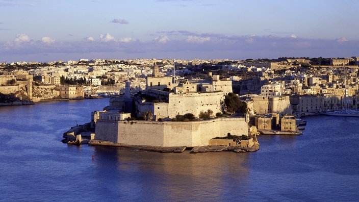 Das Fort San Angelo im Hafen von Valletta | Bildquelle: Interfoto/Friedel Gierth Das Fort San Angelo im Hafen von Valletta