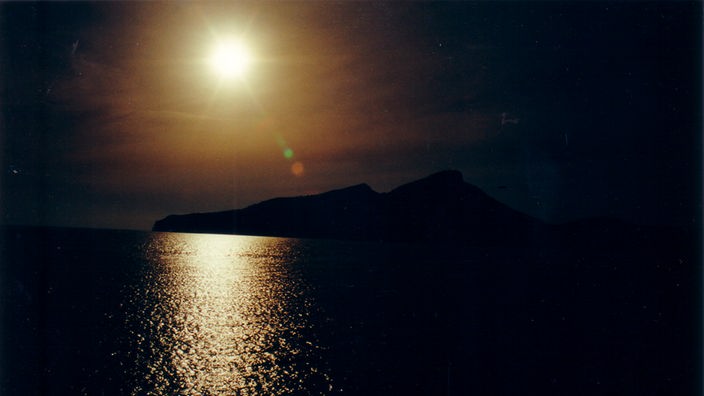 Sonnenuntergang über der kleinen Insel Sa Dragonera.