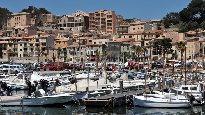 Hafen von Sóller | Bildquelle: dpa/Patrick Seeger Hafen von Sóller