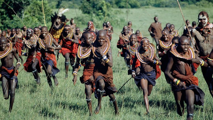 Junge Männer vom Volk der Massai