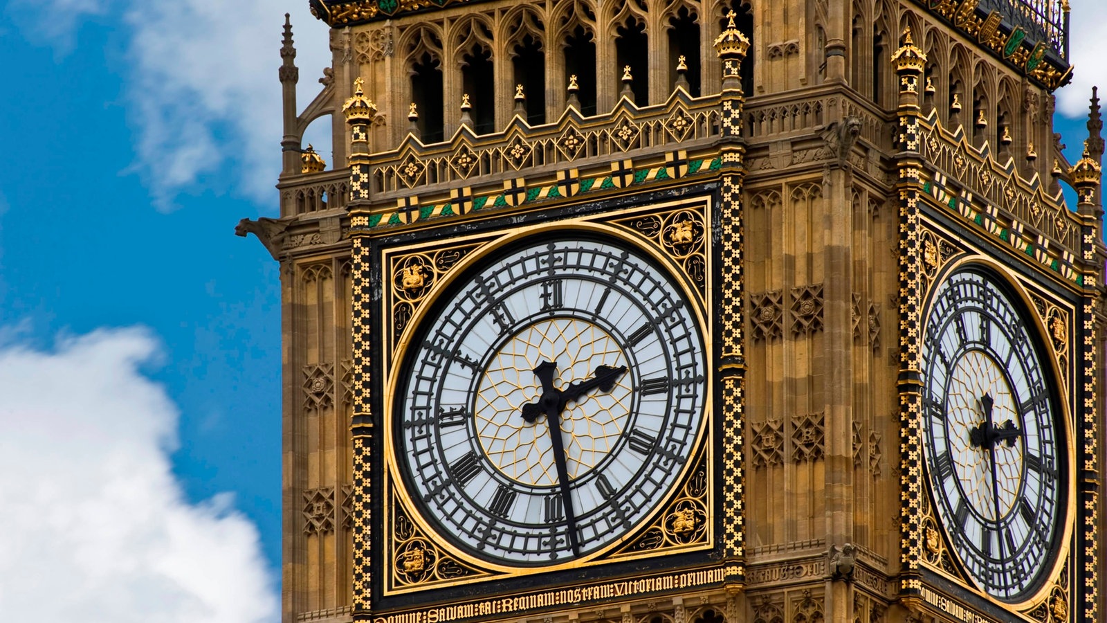 Nahaufnahme des Uhrenturms Big Ben