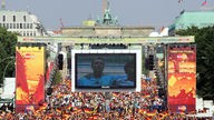 Feier der deutschen Fußball-Nationalmannschaft 2006 am Brandenburger Tor