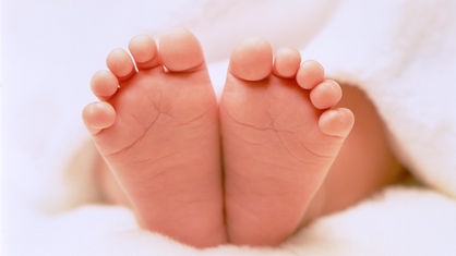 Geile Fußsohlen müssen mit Sperma benetzt werden