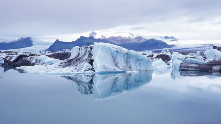 Ein Gletschersee in Island an der Lagune Jökursarlon
