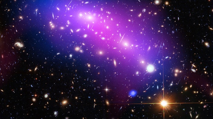 Teleskopaufnahme von Galaxien | Bildquelle: NASA/ESA Teleskopaufnahme von Galaxien
