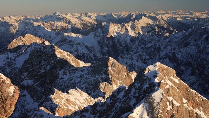 Bergpanorama vom Gipfel der Zugspitze aus