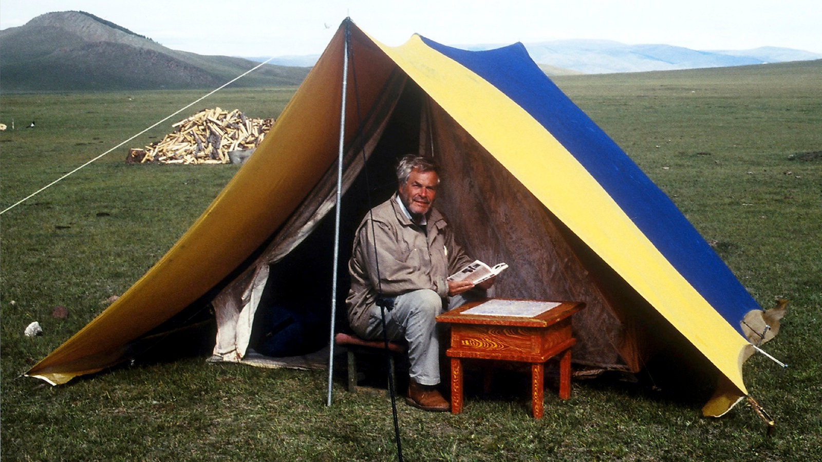 Professor Hans-Hinrich Sambraus auf der Pirsch