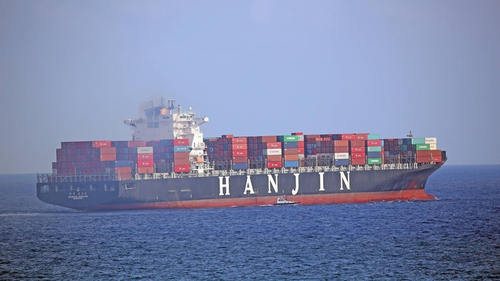 Containerschiff | Bildquelle: Imago/Marc Schüler Containerschiff
