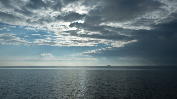 Wolken über dem Meer.