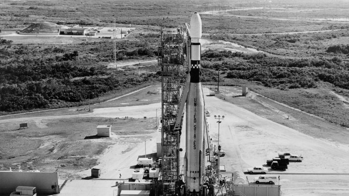 Mariner 3 mit Trägerrakete am Weltraumbahnhof Cape Canaveral | Bildquelle: dpa Mariner 3 mit Trägerrakete am Weltraumbahnhof Cape Canaveral