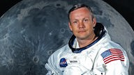 Porträt von Neil Armstrong kurz vor dem Flug ins All.