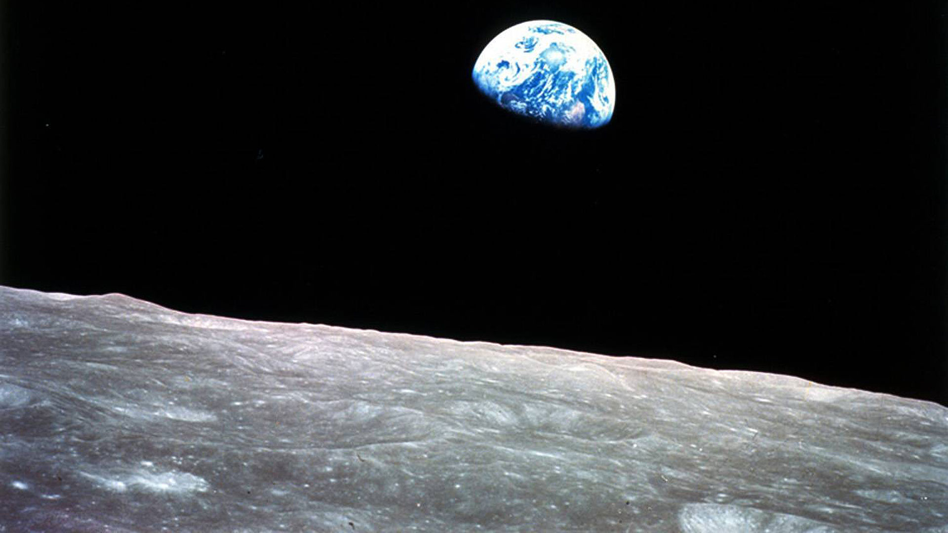 Foto der Erde vom Mond aus aufgenommen.