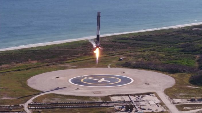 Start einer Falcon-9-Rakete.
