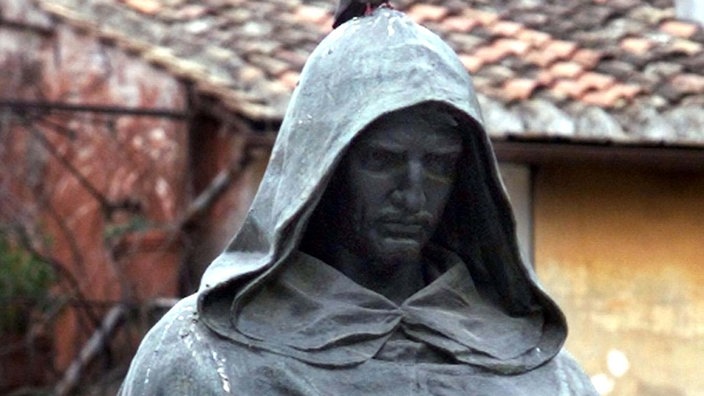 Bronzestatue: Giordano Bruno. | Bildquelle: dpa Picture-Alliance / afp Bronzestatue: Giordano Bruno.