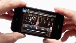Video-Clip wird auf einem Smartphone abgespielt.