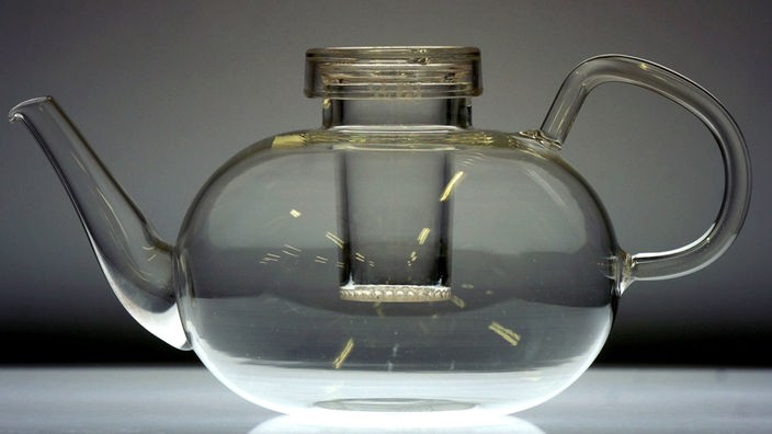 Die berühmte Bauhaus-Teekanne aus feuerfestem Jenaer Glas