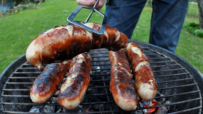 Was steckt in der Wurst? | Bildquelle: dpa Picture-Alliance / Hendrik S Was steckt in der Wurst?