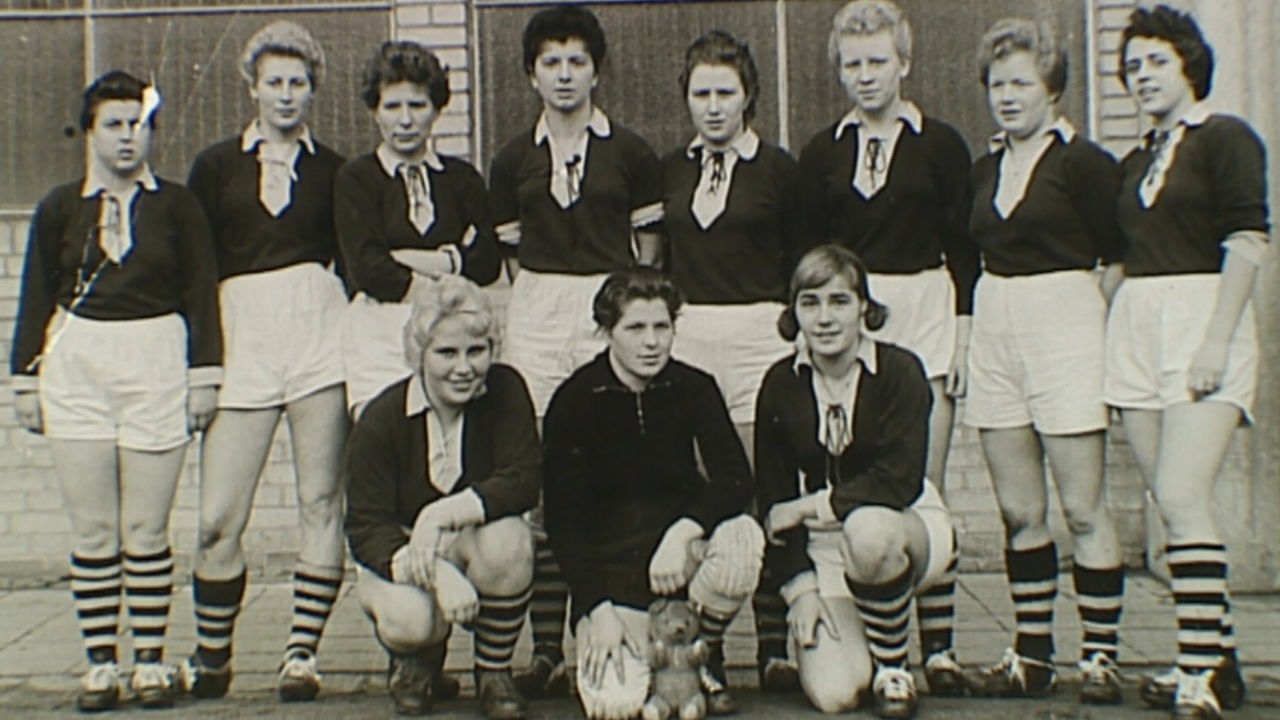 Mannschaftsbild Frauenmannschaft Fortuna Dortmund um 1960