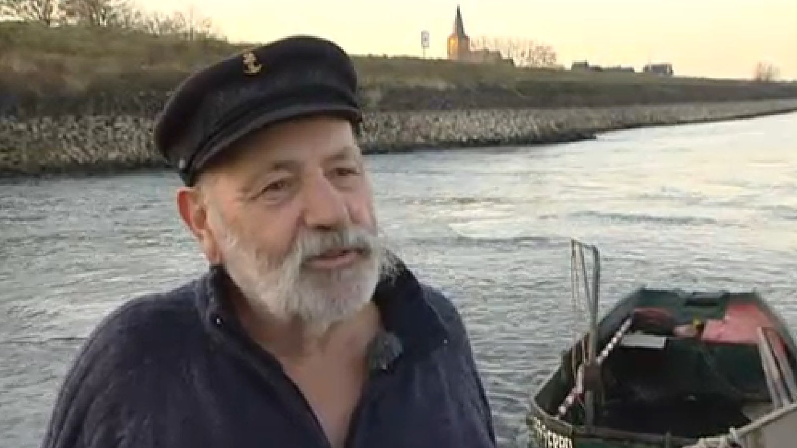 Porträtbild von einem Fischer am Rhein.