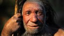 Kopf eines rekonstruierten Neandertalers