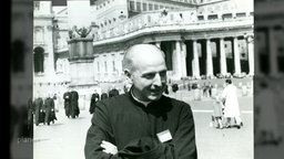 Schwarzweißfotografie von Pedro Arrupe y Gondra, dem 28. Generalobere der Gesellschaft Jesu.