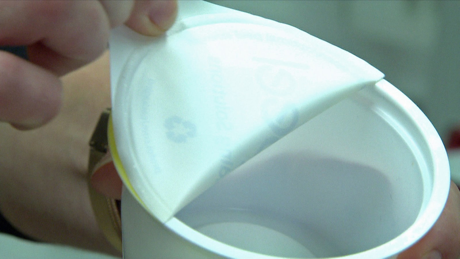 Joghurt-Deckel aus Plastik
