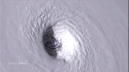 Das Auge des Sturms: Satellitenaufnahme vom Zentrum eines Hurricans.