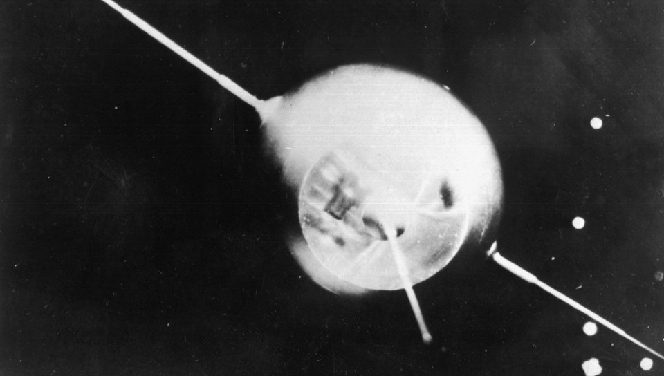 Der sowjetische Satellit Sputnik | Bildquelle: akg Der sowjetische Satellit Sputnik