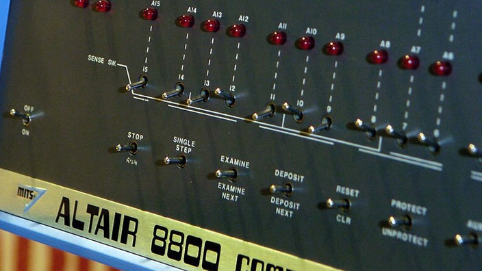 Kippschalter und Leuchtdioden bestimmen die Front des legendären Altair 8800.