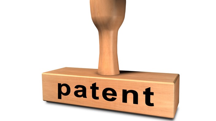 Holzstempel mit dem Schriftzug "patent"