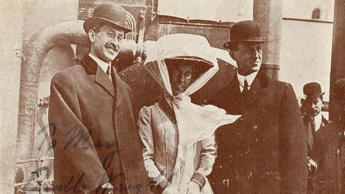 Orville, Wilbur Wright mit Schwester Katherine | Bildquelle: mauritius images / The History Collection / Alamy Orville, Wilbur Wright mit Schwester Katherine